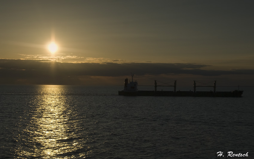 Sonnenuntergang auf der Fähre