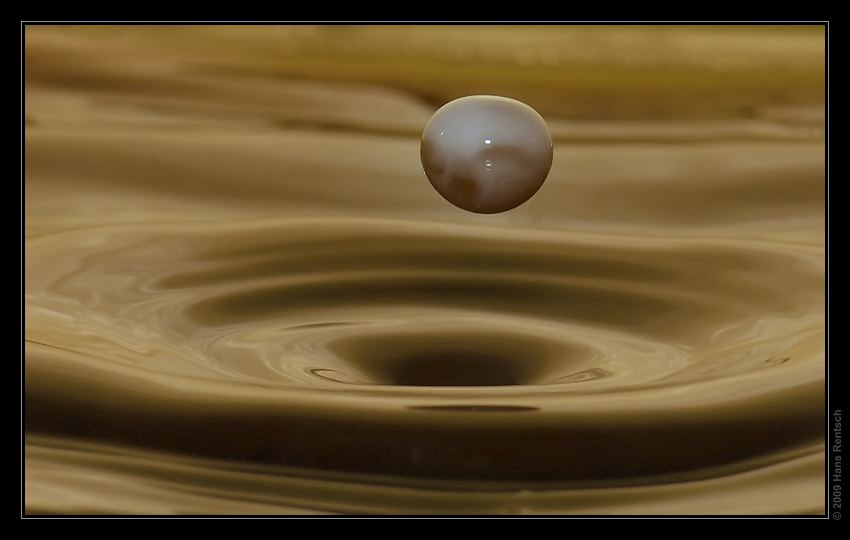 Kaffee-Milch Tropfen